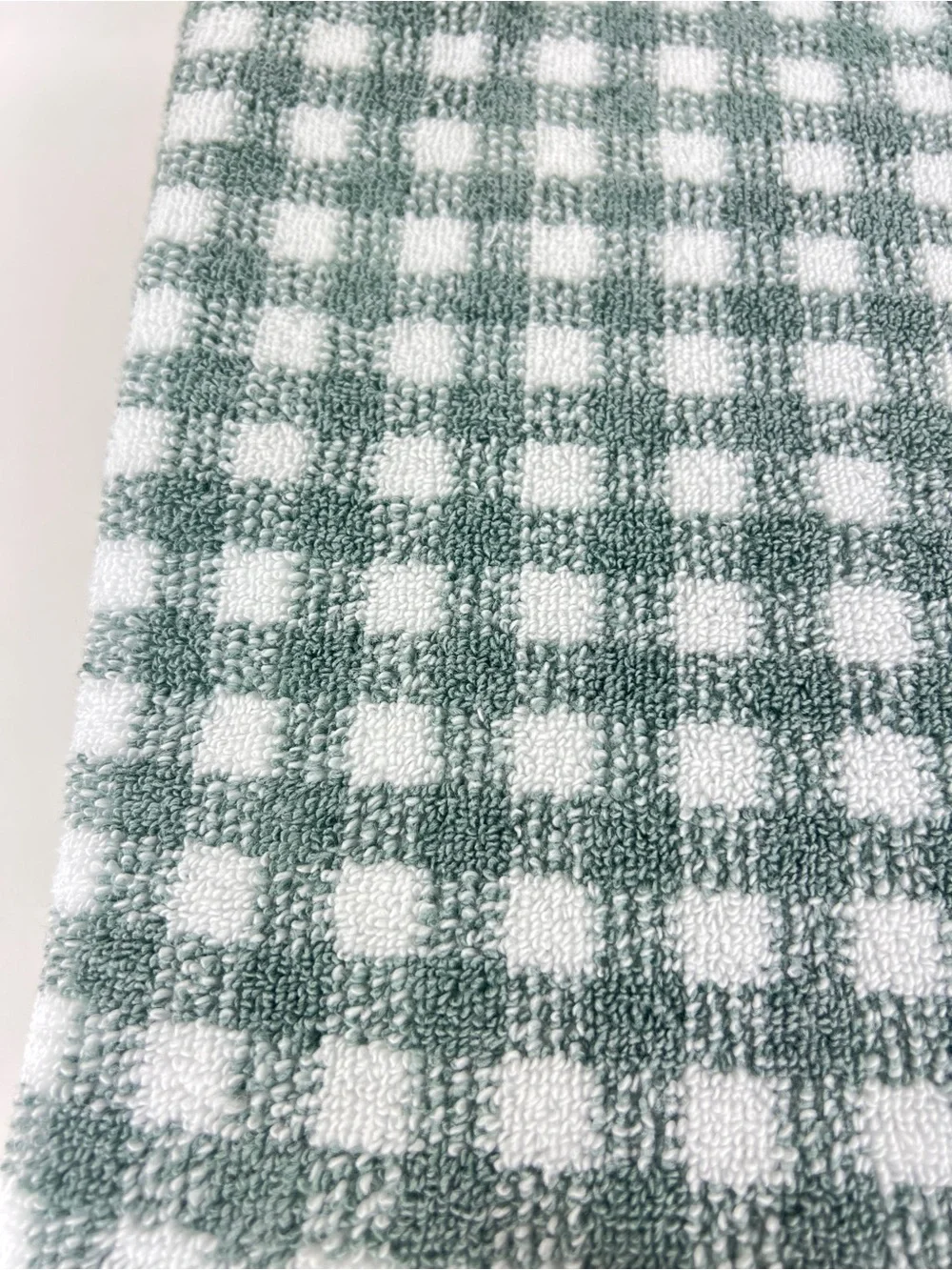 Common Thread Bath Towels Light Green White Check Eco-Melange Bamboo 2 Pc NEW